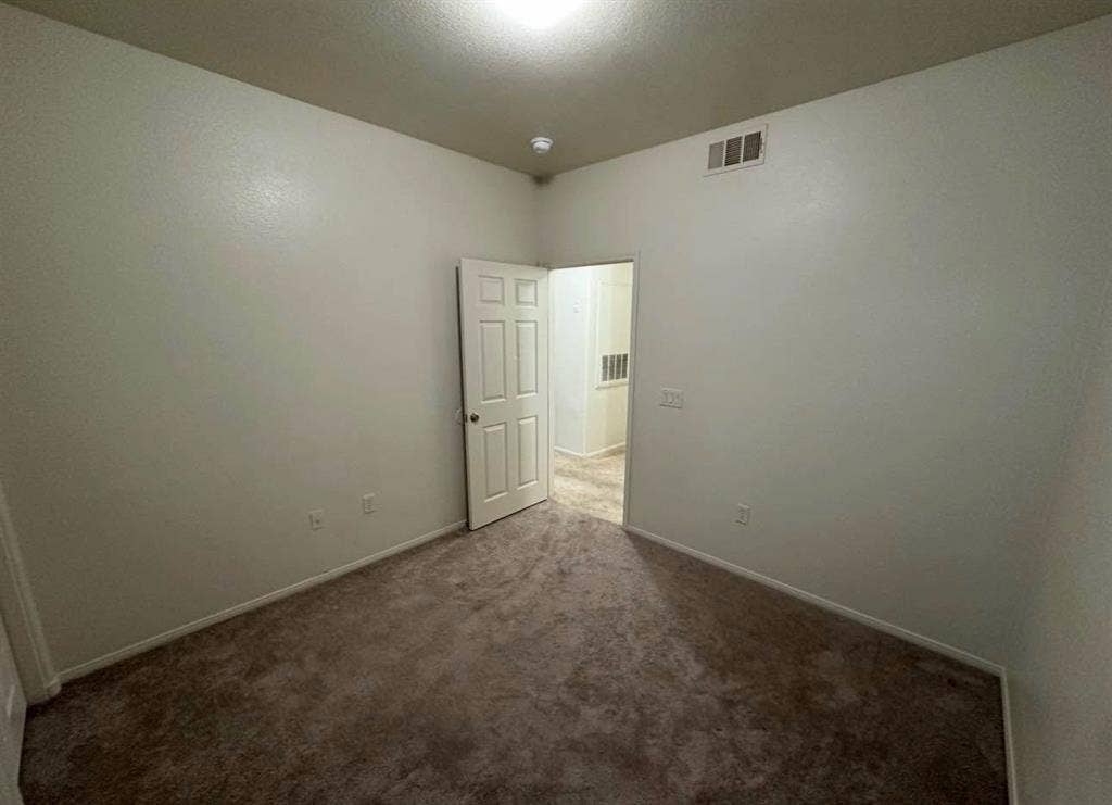 Summerlin. Quiet home. Very clean.