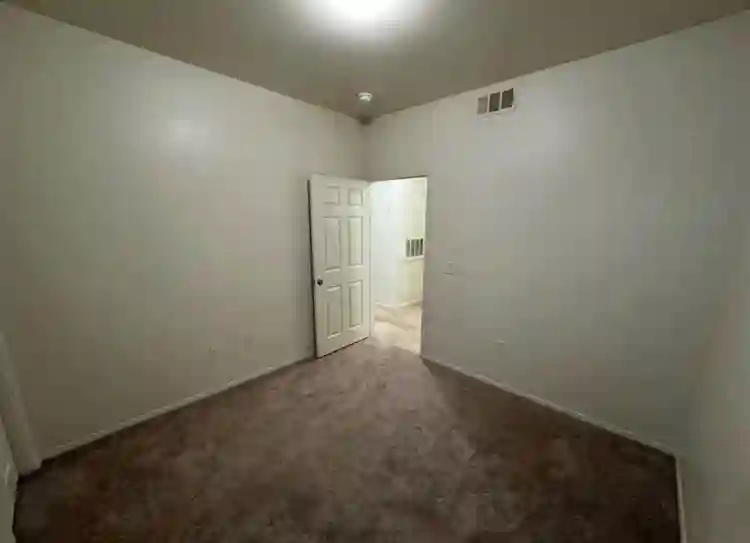 Summerlin. Quiet home. Very clean.