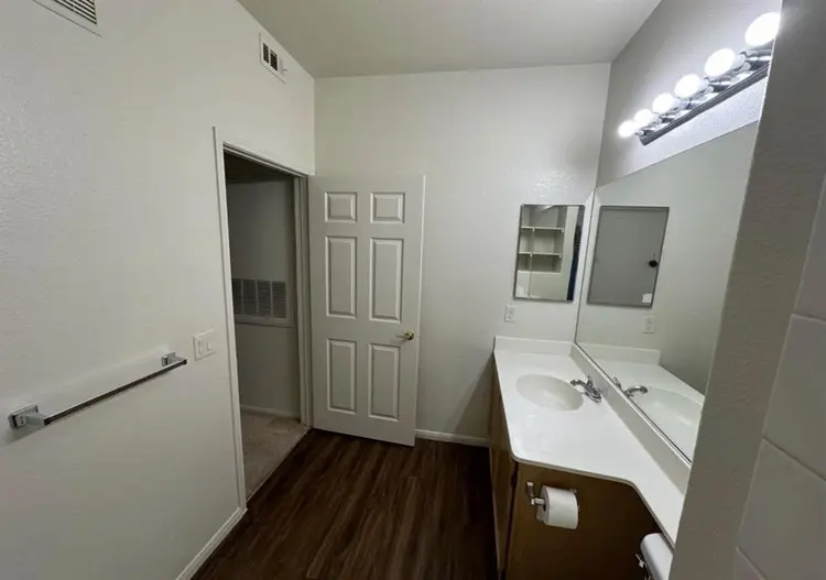 Summerlin. Quiet home. Very clean.