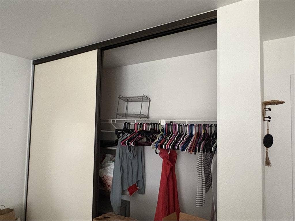 Room for rent in la costa carlsbad!