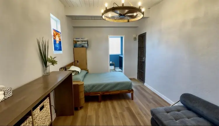 $1,155 private bath & entrance