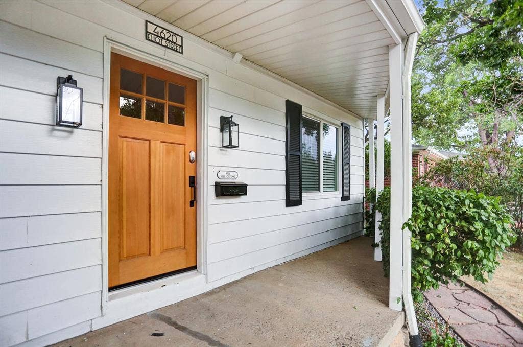 3 BR in Denver