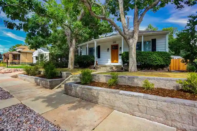 3 BR in Denver