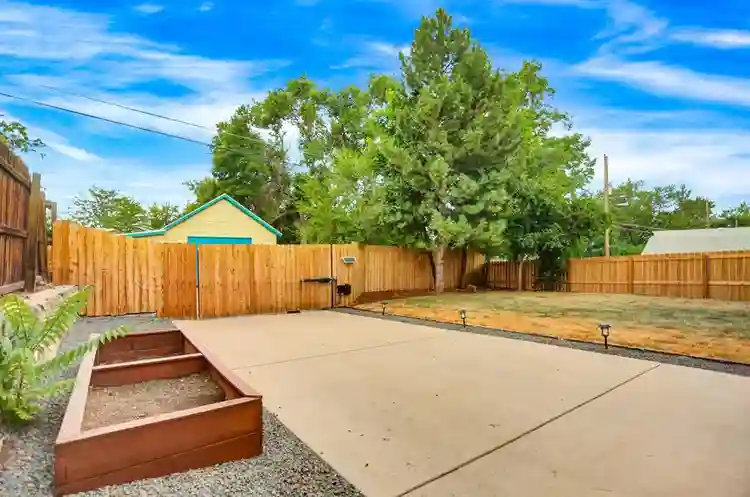 3 BR in Denver