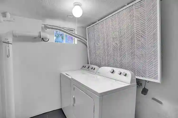 3 BR in Denver