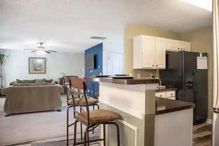 5 BR in College Park