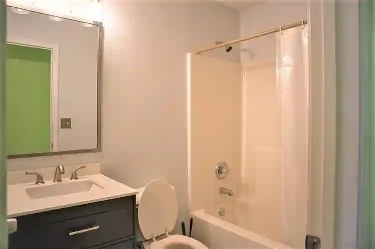 5 BR in College Park