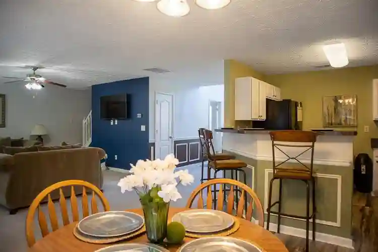 5 BR in College Park