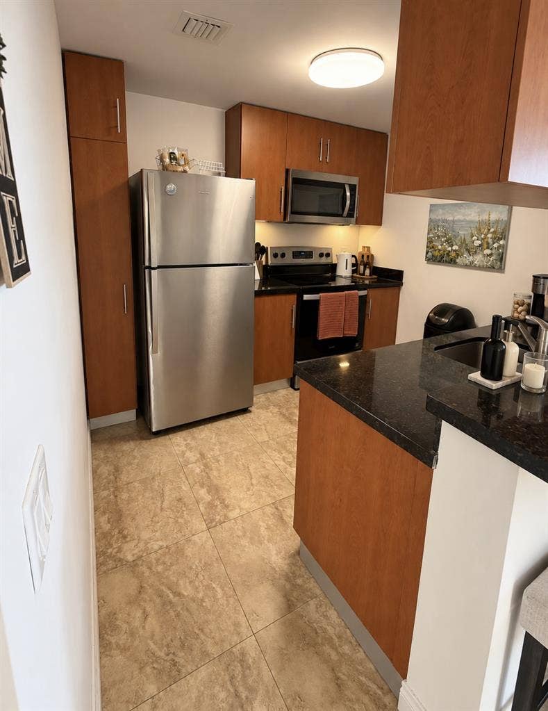 Looking for a female roommate
