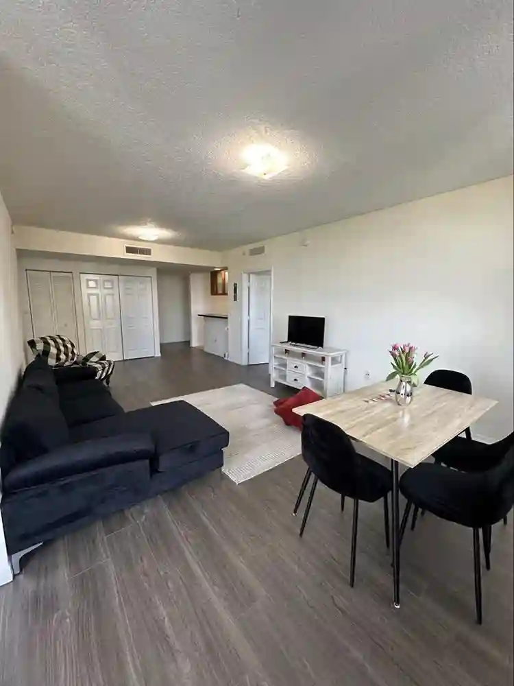 Looking for a female roommate