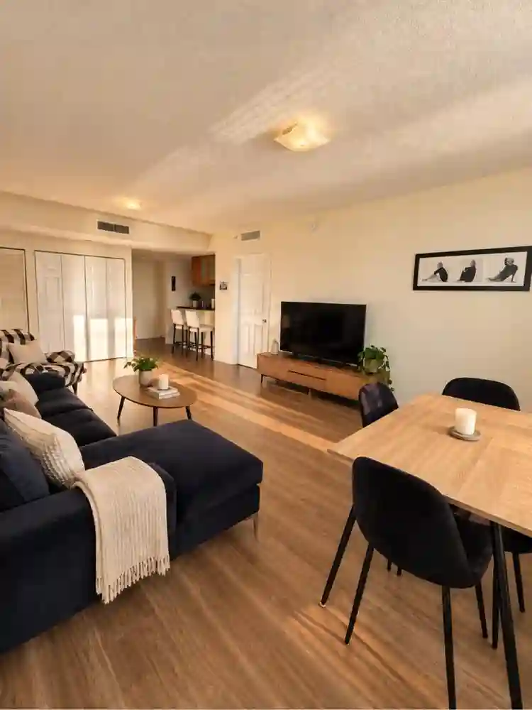 Looking for a female roommate