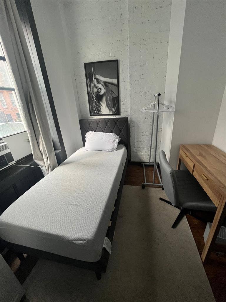 Sunny Room on the Upper East