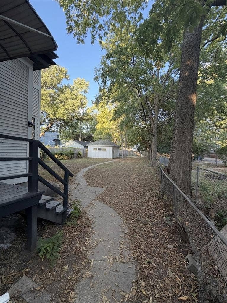 4 renovated rooms in Mpls duplex!