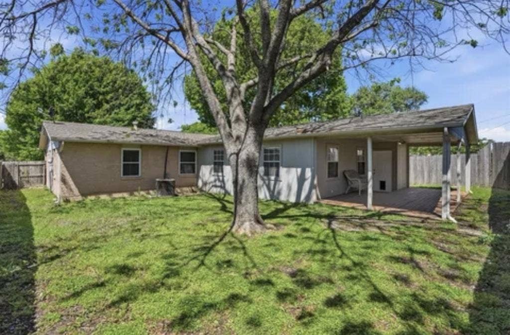 Master Bed/Bath Home Lake Highlands