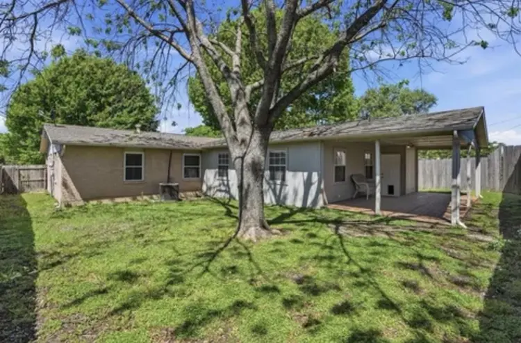 Master Bed/Bath Home Lake Highlands