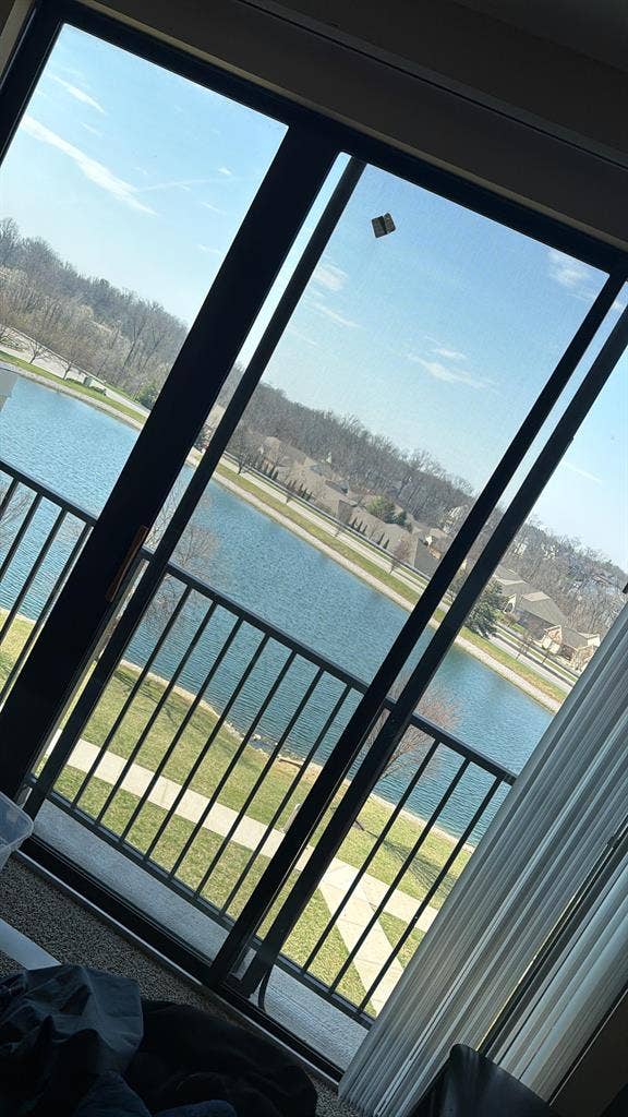 Male roommate needed