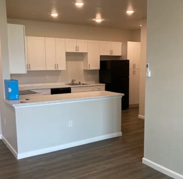 1 Bedroom,shared Bathroom
