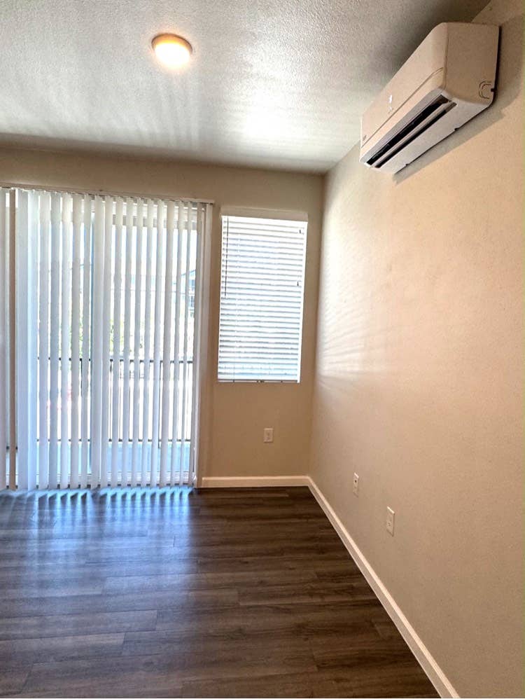 1 Bedroom,shared Bathroom