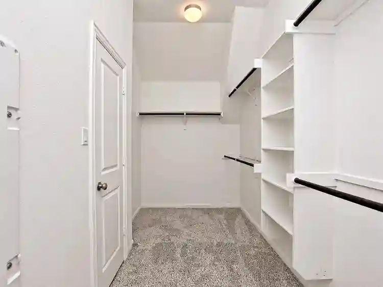4 BR in Georgetown