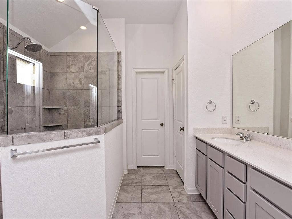 4 BR in Georgetown