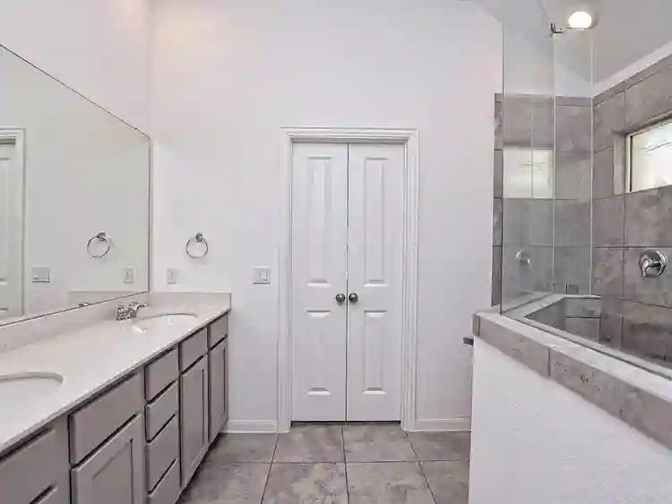 4 BR in Georgetown