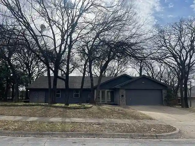 4 BR in Hurst