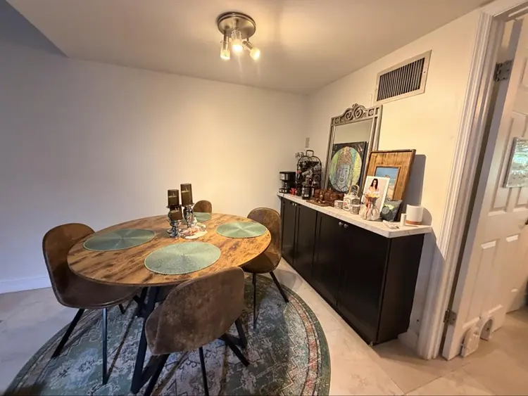 Looking for female roommate