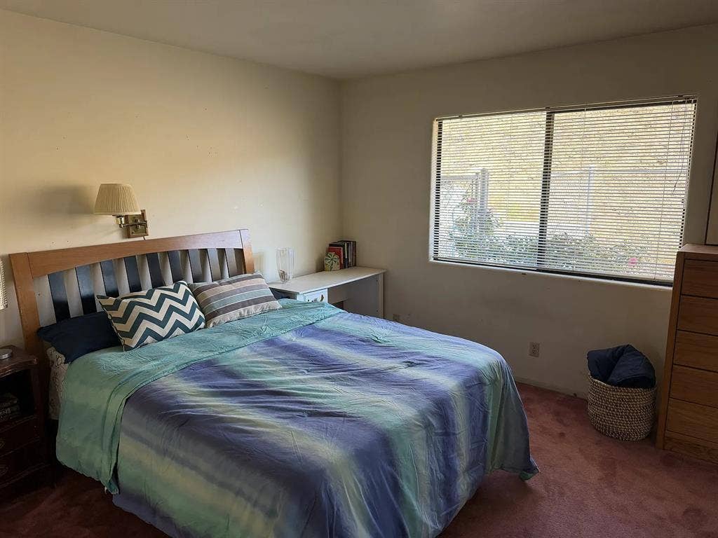 Room for Rent in Blossom Valley