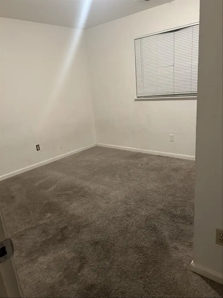 Upstairs Bedroom $900