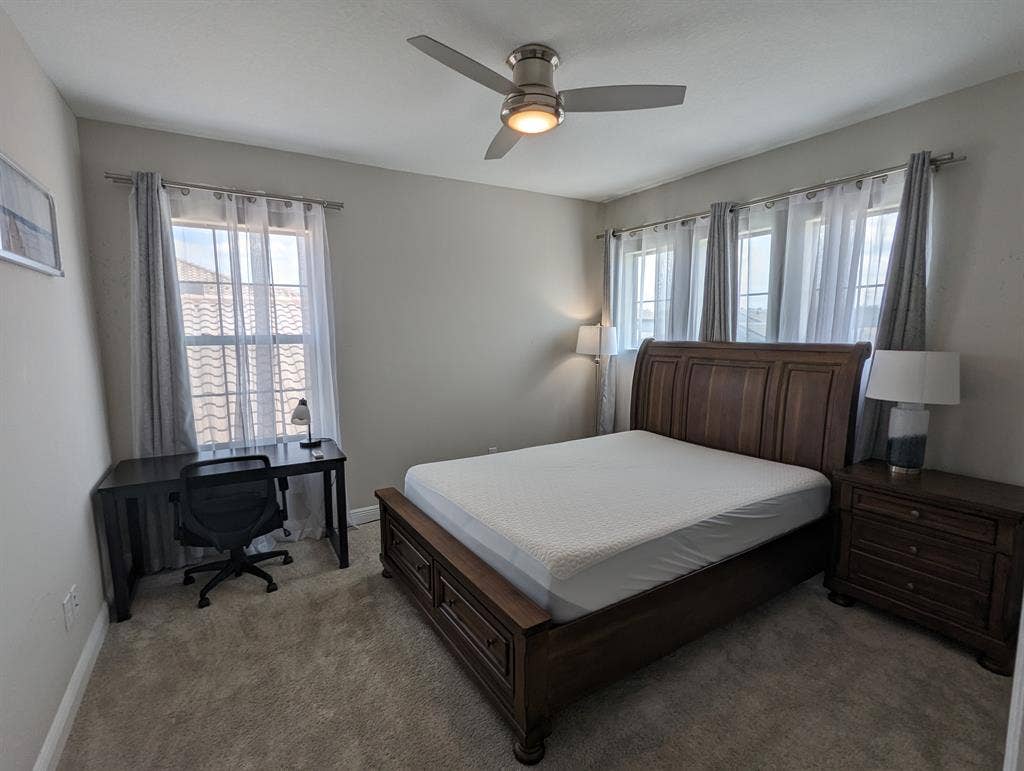Private Room With Shared Bathroom