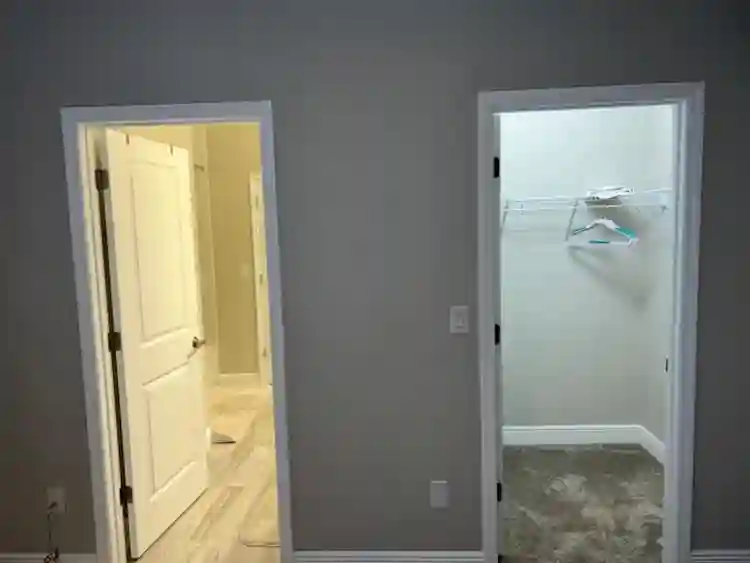 Private Room With Shared Bathroom