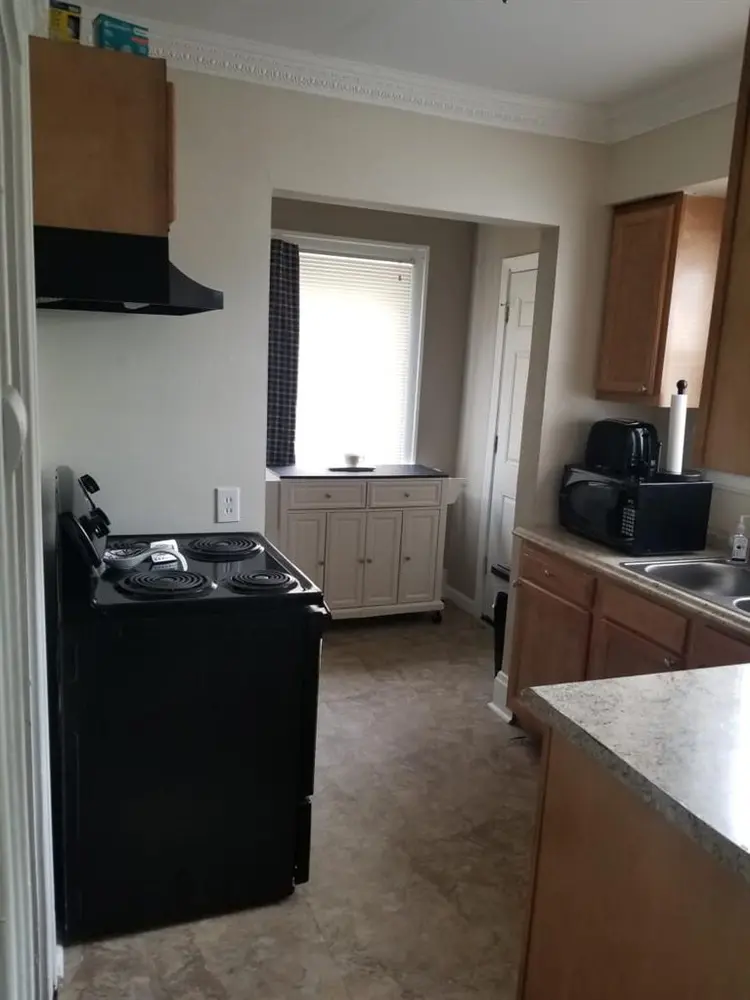 Female roommate wanted- coed home