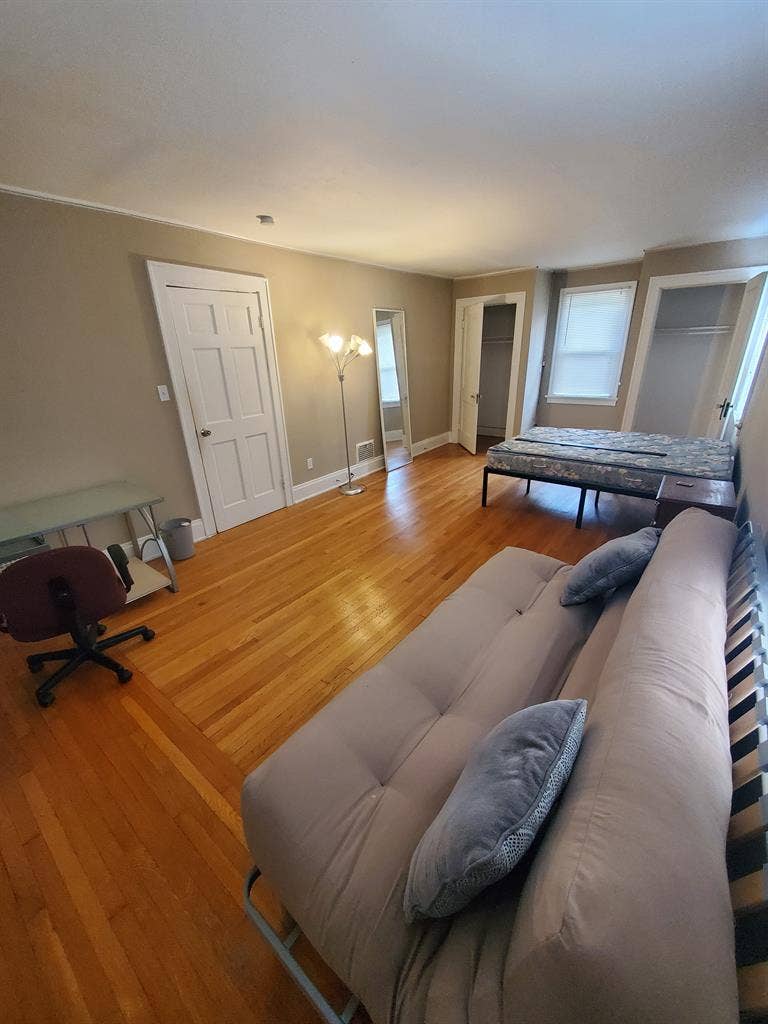 Female roommate wanted- coed home