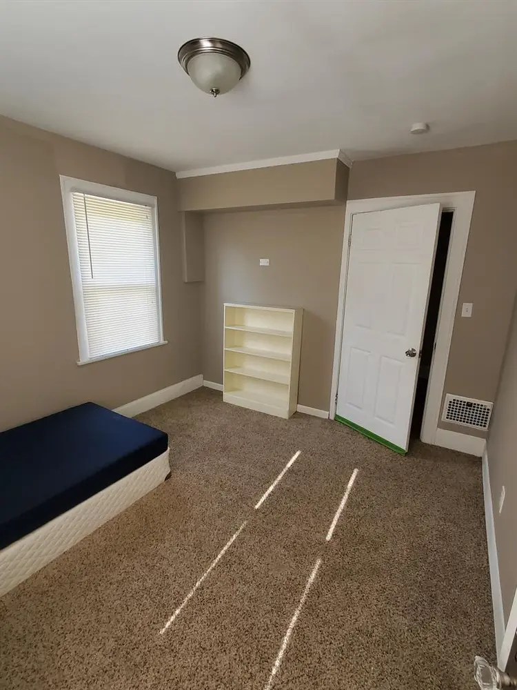 Female roommate wanted- coed home