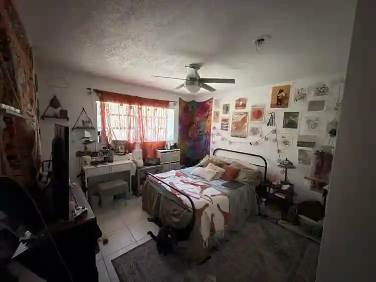 Room for rent!