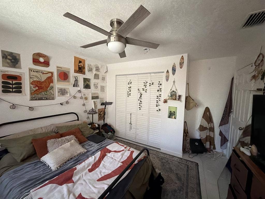 Room for rent!