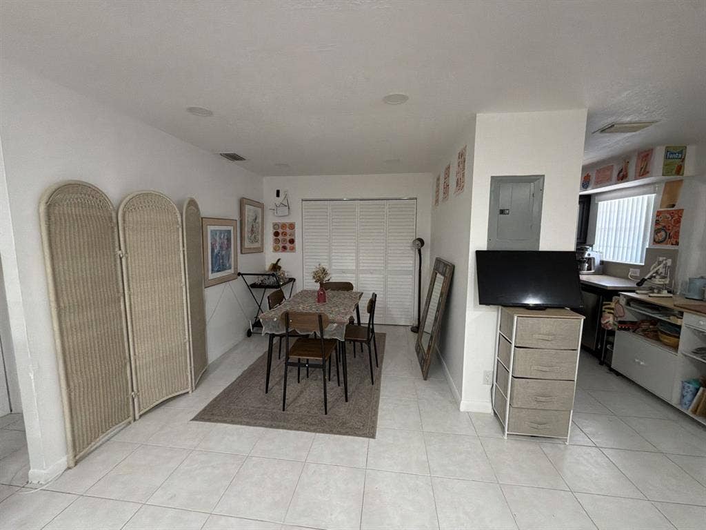 Room for rent!