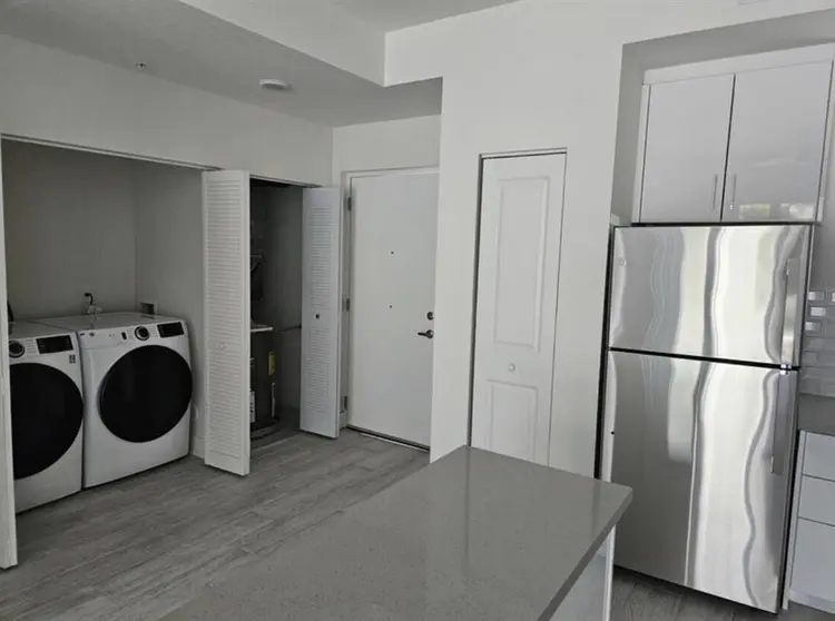 Room for rent w/ hallway bathroom