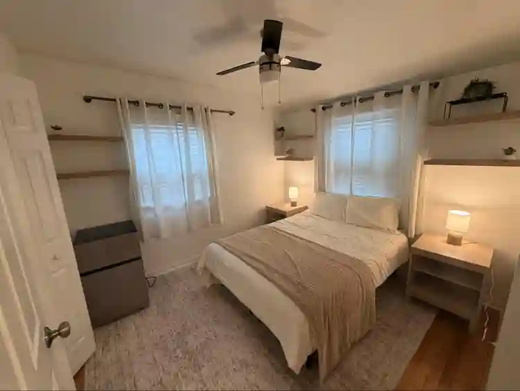 3BR/2BA Fully Furnished House