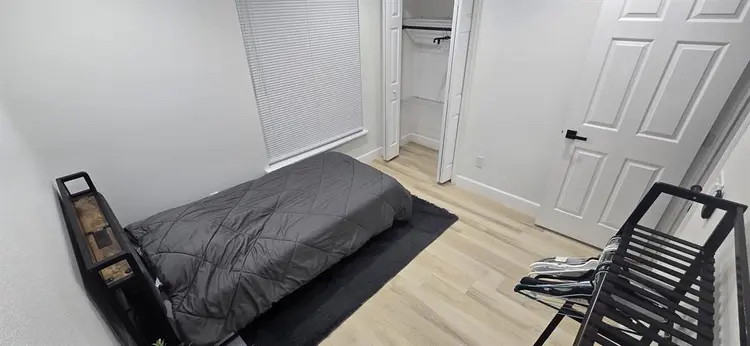 Private room all utilities included