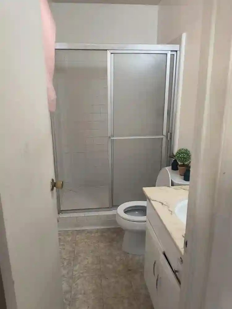 Private room + private bathroom