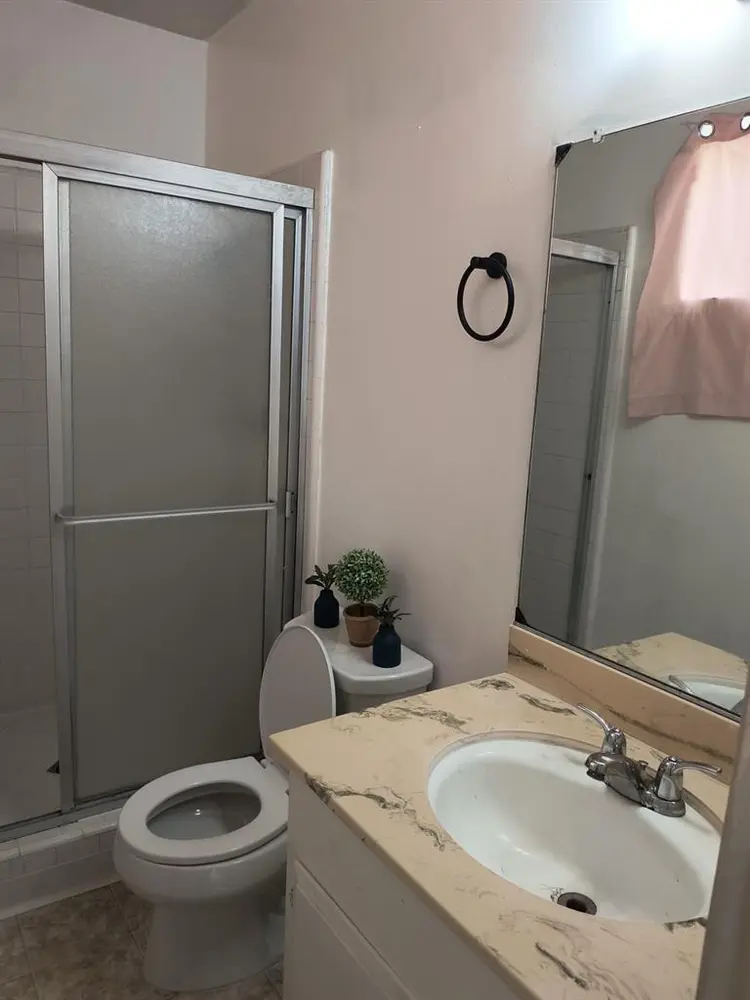 Private room + private bathroom