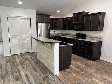 Looking for New Roommate