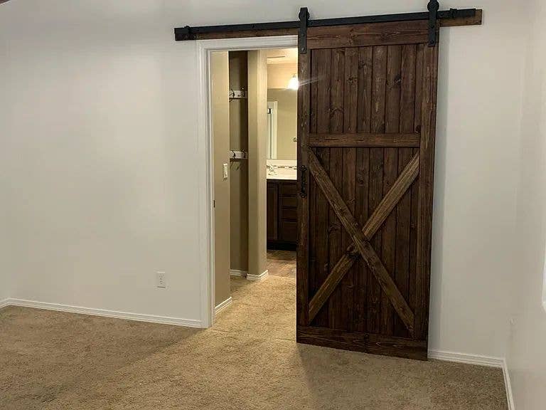 Looking for New Roommate