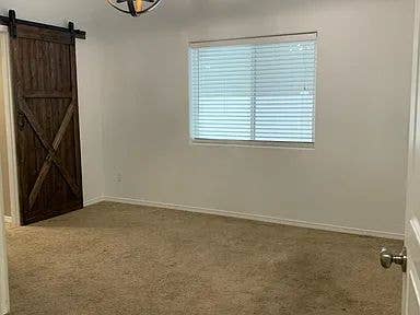 Looking for New Roommate