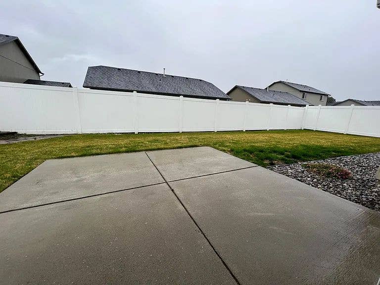 Looking for New Roommate