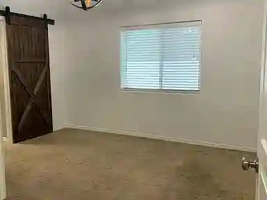 Looking for New Roommate