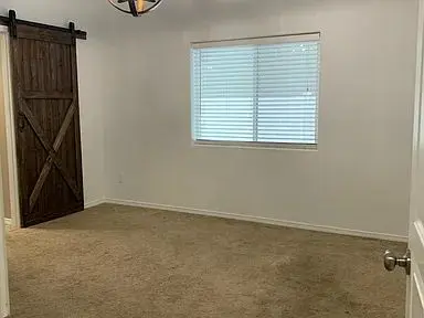 Looking for New Roommate