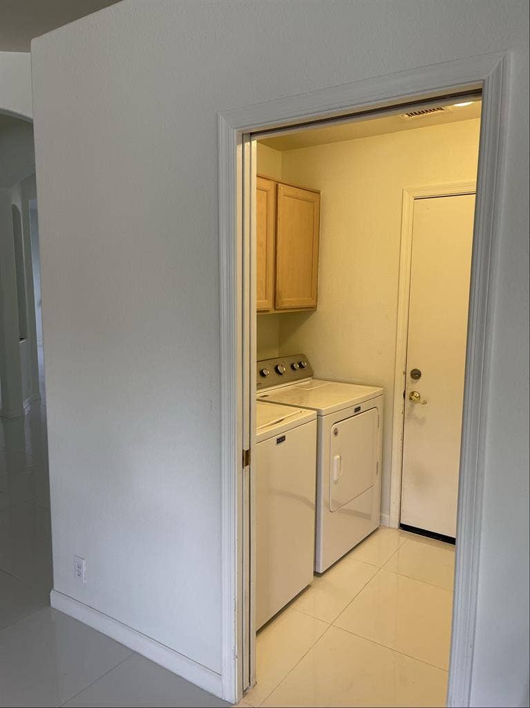 Room for Rent fully furnished