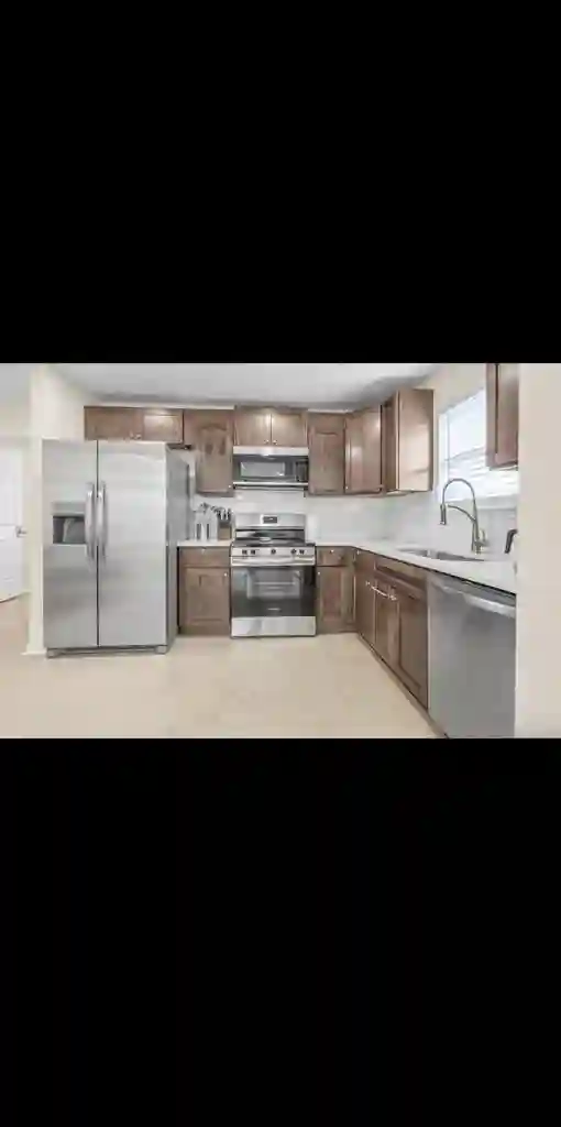 Furnished Queen Room w/Private Bath